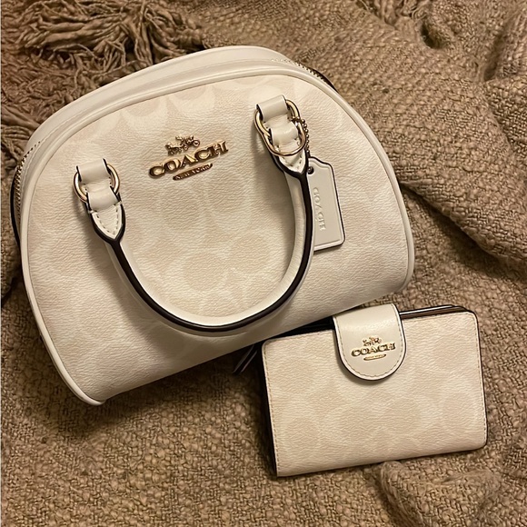Coach Sydney Satchel In Signature Canvas and Wallet - Picture 2 of 6
